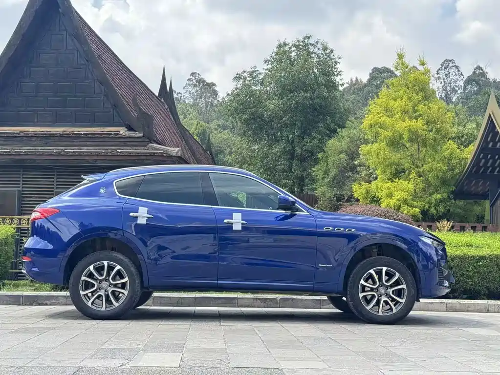 Maserati Levante 2018 — фото 14