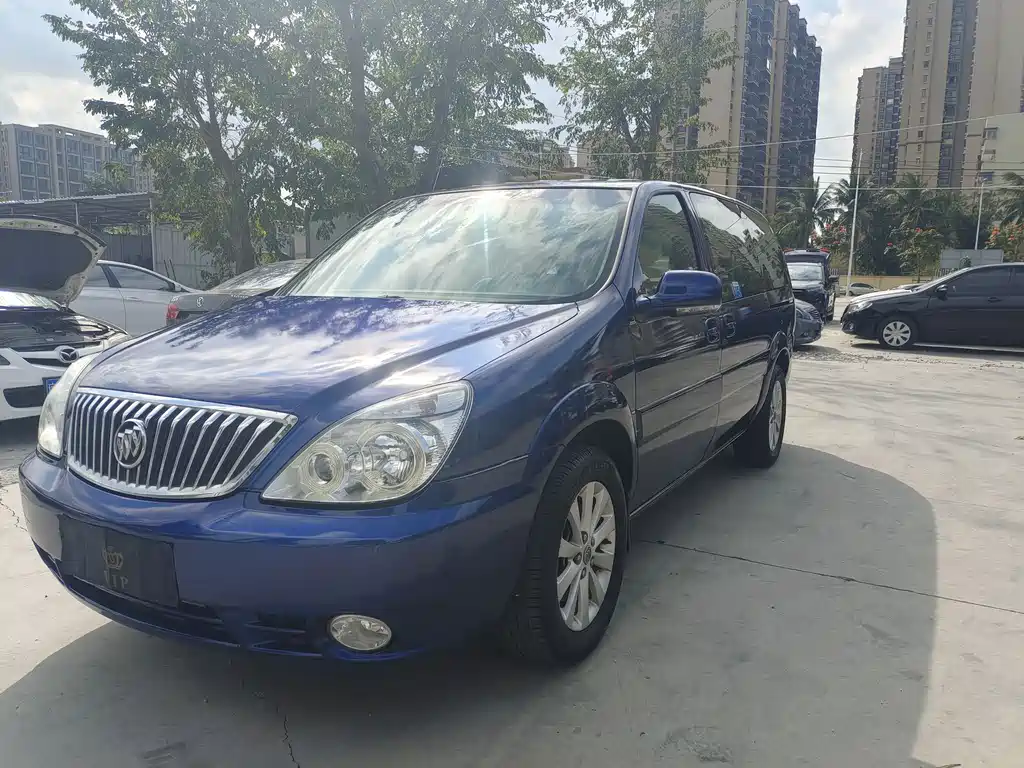 Buick GL8 2013