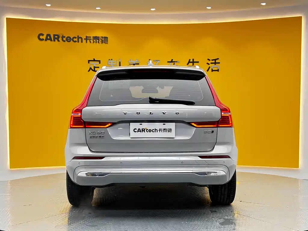 Volvo XC60 2022 — фото 29