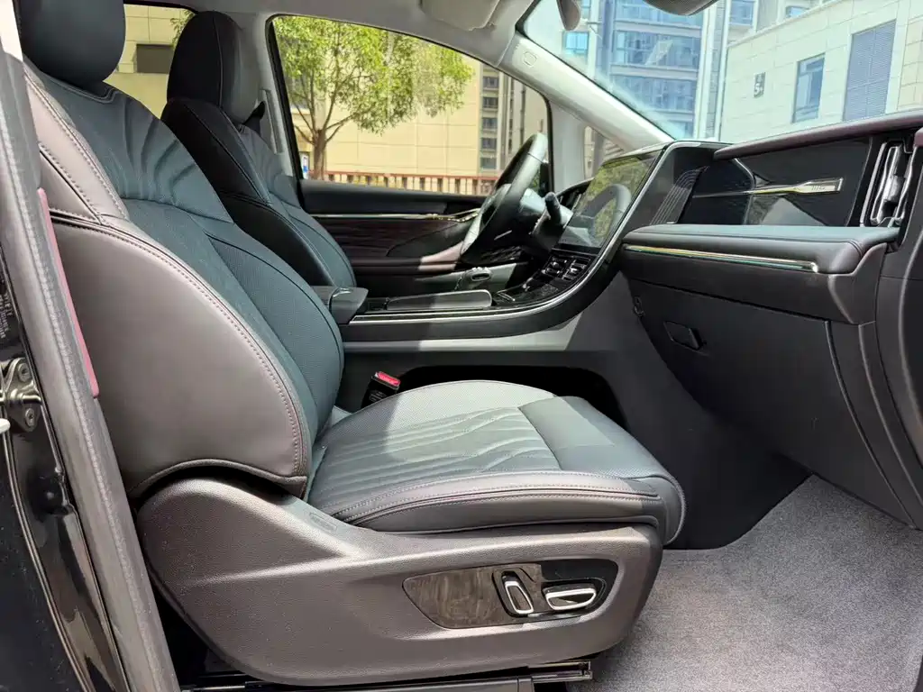 GAC Trumpchi M8 2025 — фото 21