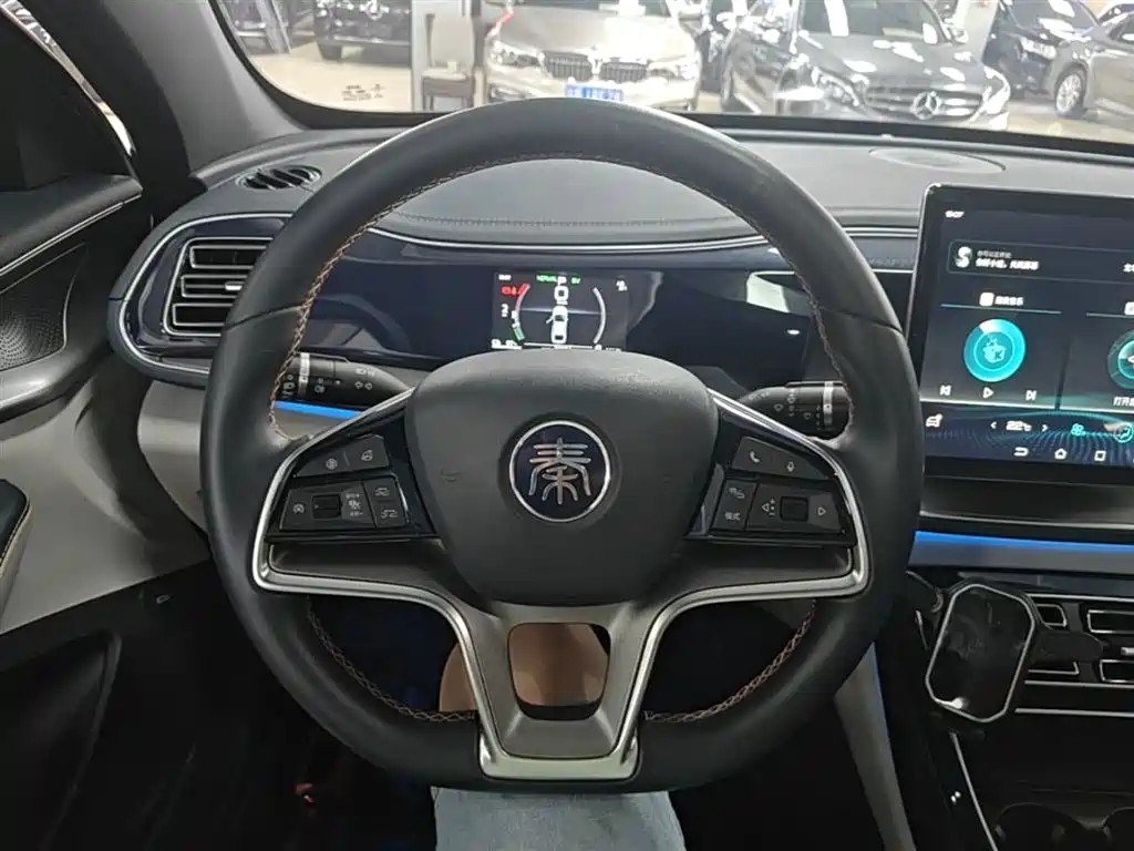 BYD Qin PLUS 2022 — фото 11