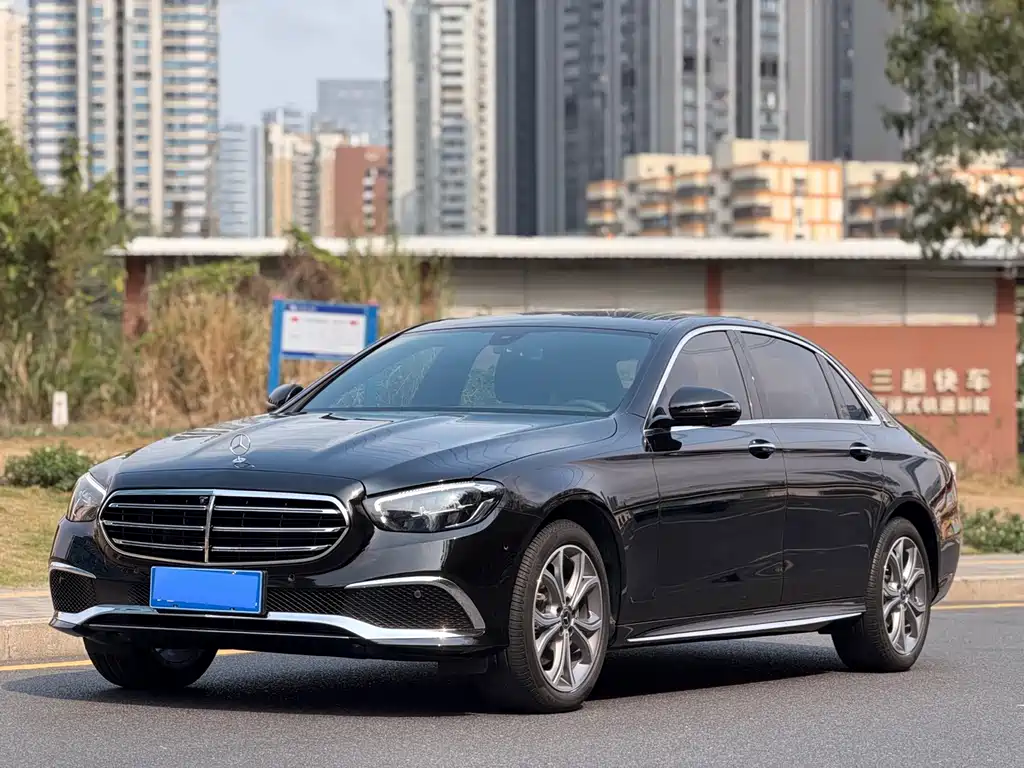 Mercedes-Benz E-Class 2024 — фото 1