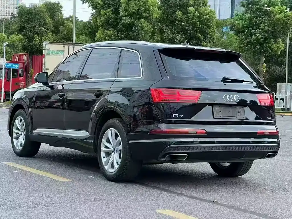 Audi Q7 2018 — фото 7