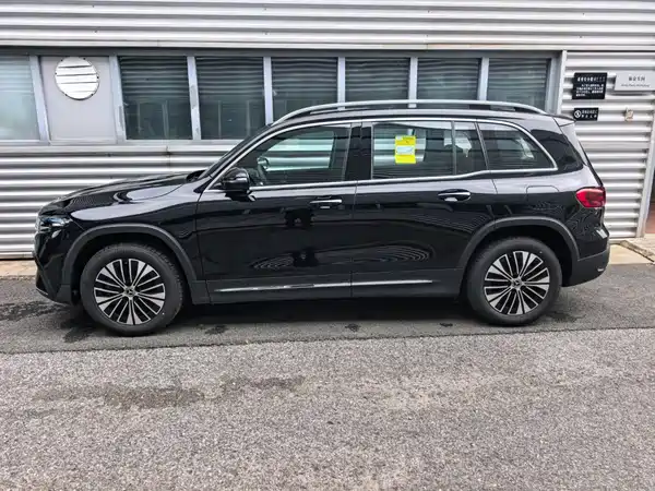 Mercedes-Benz EQB 2025