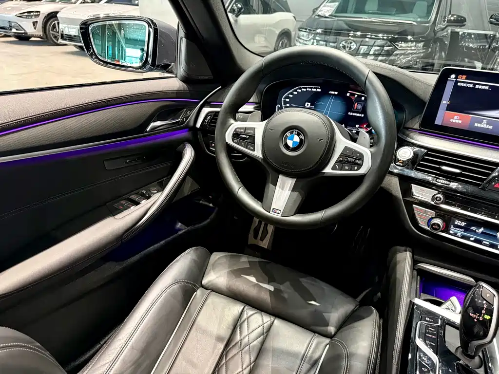 BMW 5 Series 2021 — фото 13