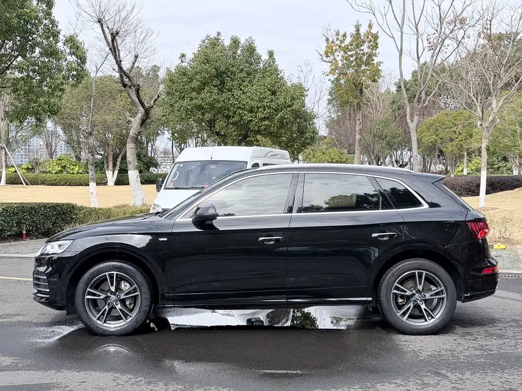 Audi Q5L 2019