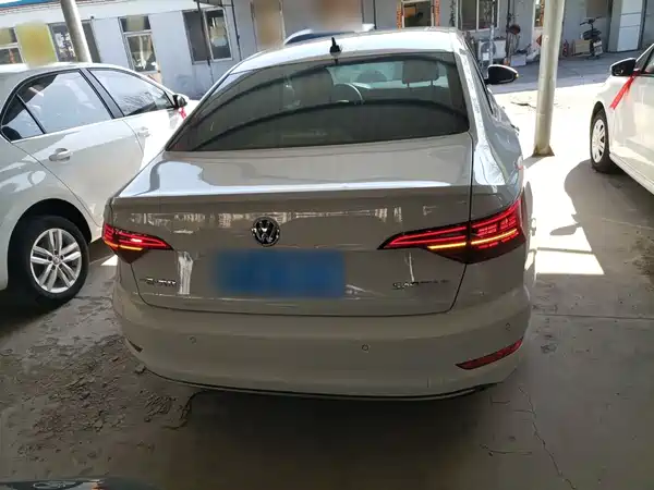 Volkswagen Sagitar 2021
