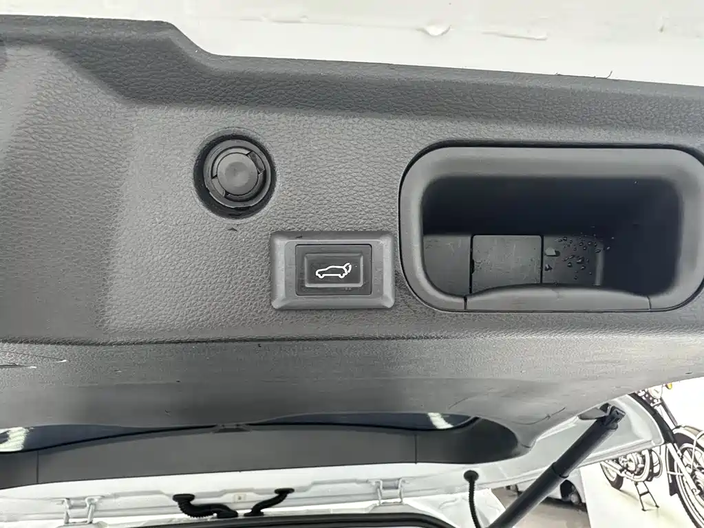 GAC Trumpchi M6 2022 — фото 20
