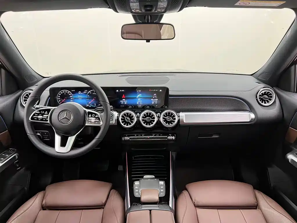 Mercedes-Benz GLB 2023 — фото 18