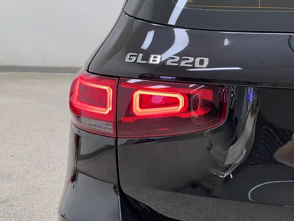 Mercedes-Benz GLB 2023 — фото 10