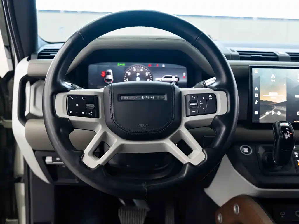 Land Rover Defender 2021 — фото 10