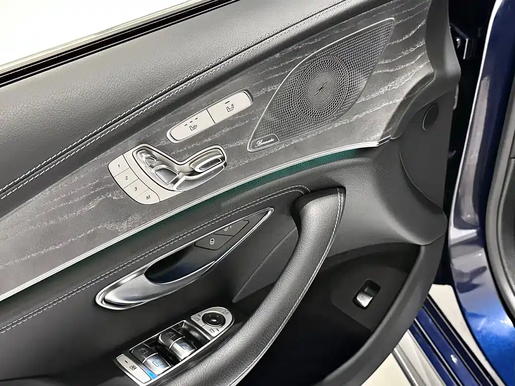 Mercedes-Benz CLS 2019 — фото 18