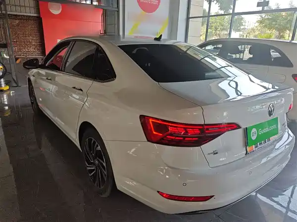 Volkswagen Sagitar 2021