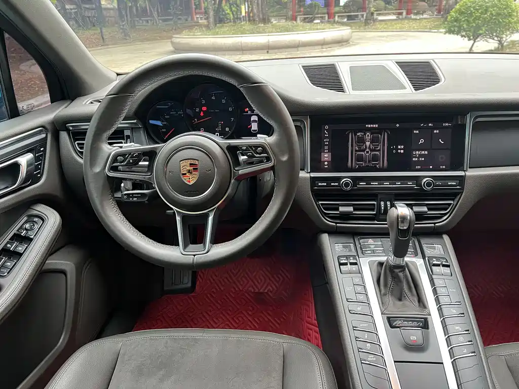 Porsche Macan 2019 — фото 17