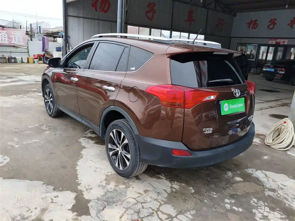 Toyota RAV4 2014 — фото 23