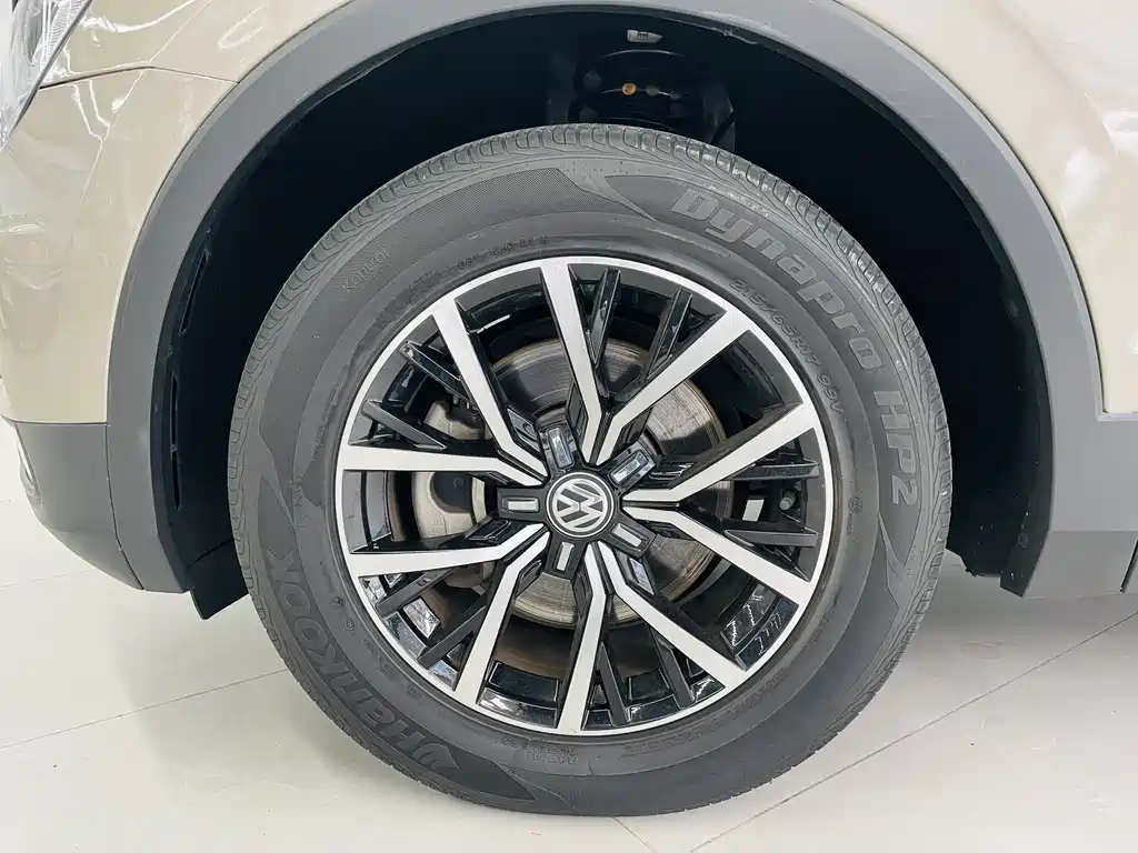 Volkswagen Tiguan L 2018 — фото 3