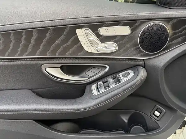 Mercedes-Benz C-Class 2021