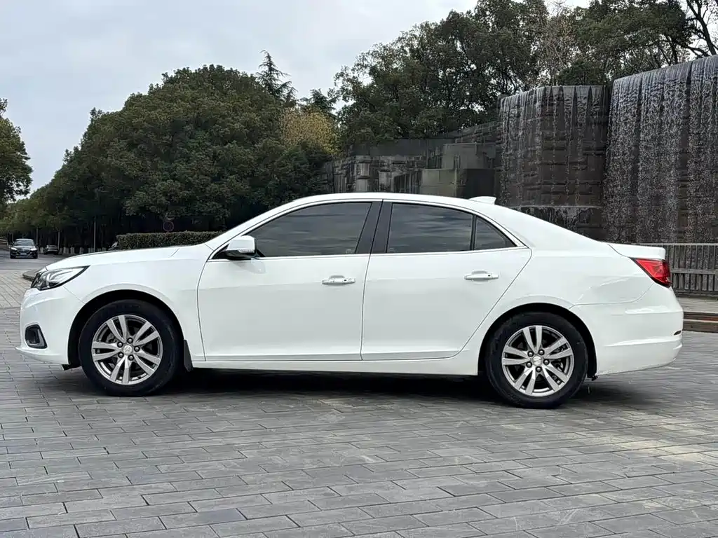 Chevrolet Malibu 2017 — фото 4