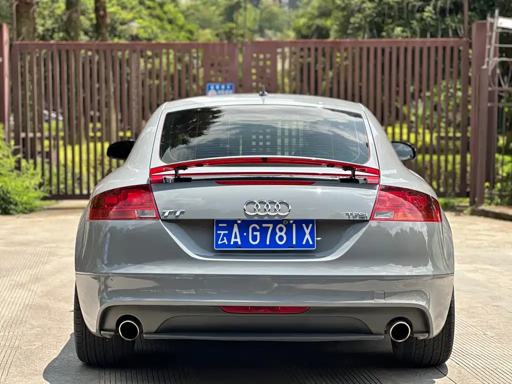 Audi TT 2012 — фото 18