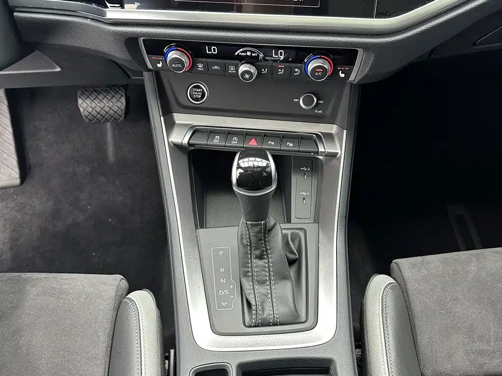 Audi Q3 2022 — фото 15