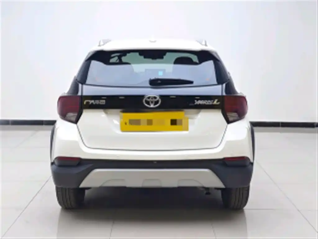 Toyota Yaris L 2023 — фото 5