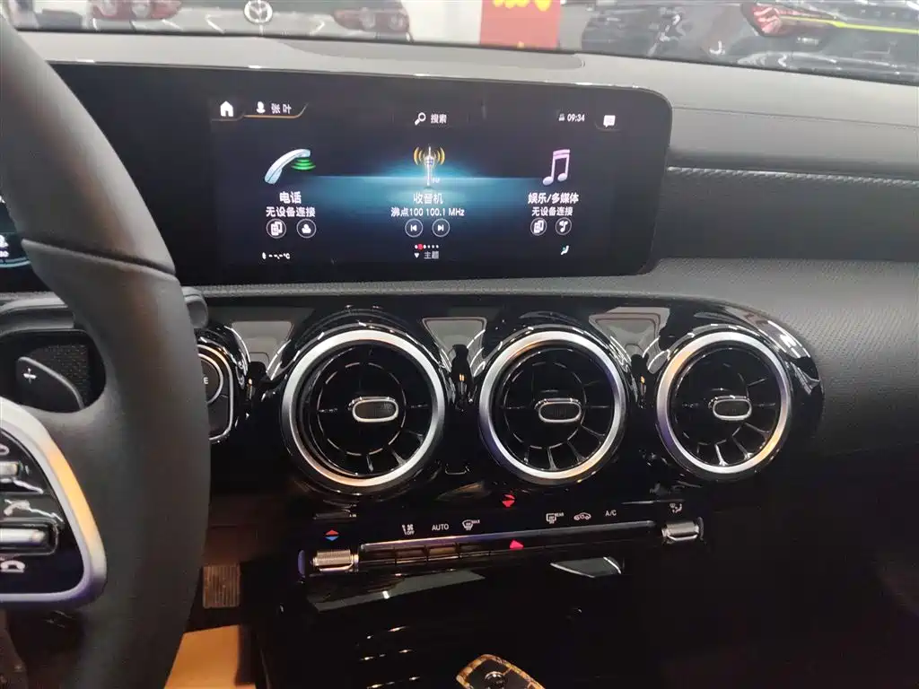 Mercedes-Benz A-Class 2022 — фото 9