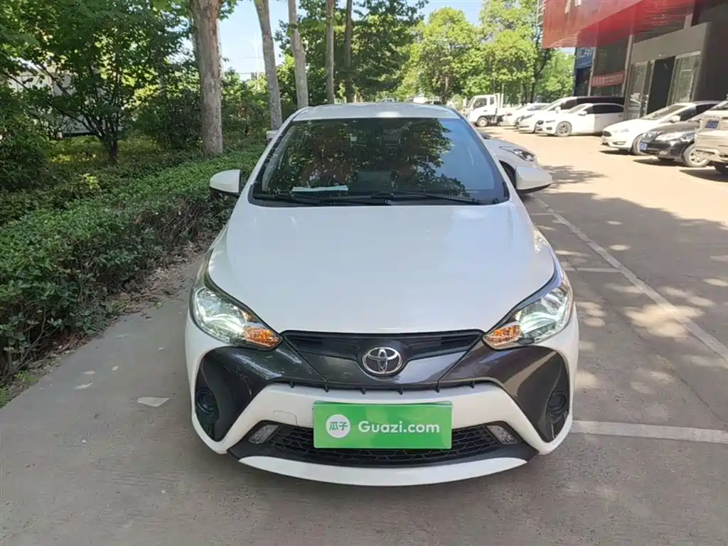 Toyota Yaris L 2021 — фото 3