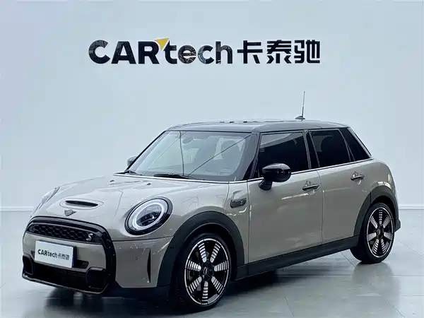 MINI MINI 2023