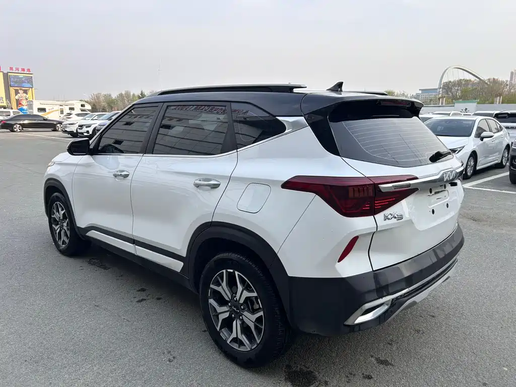 Kia KX3 2022 — фото 13
