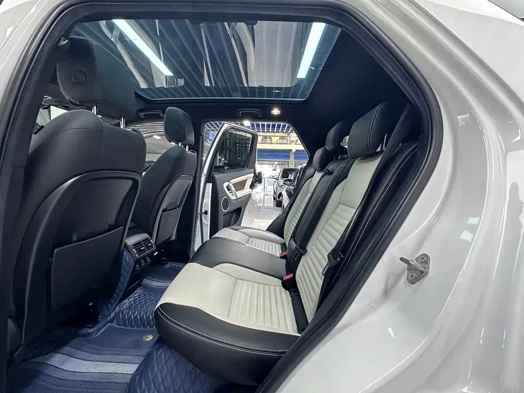 Land Rover Discovery Sport 2023 — фото 9