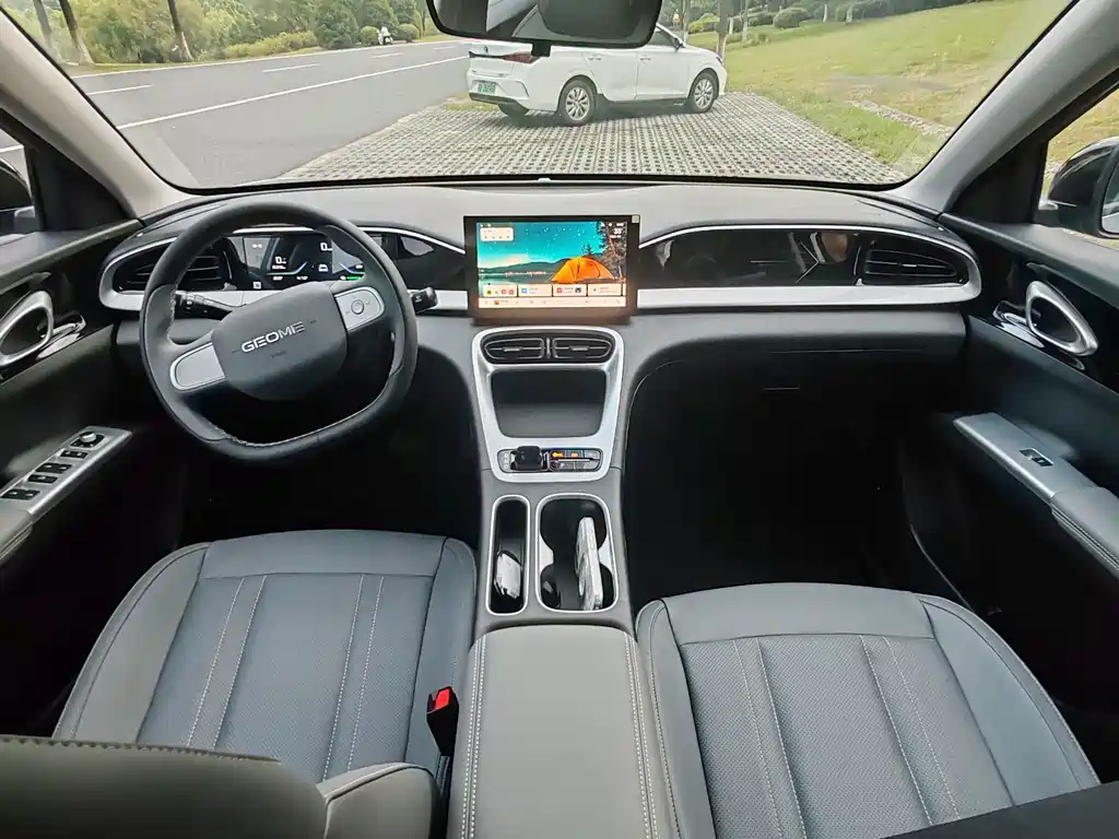Geely Galaxy Starwish 2026 — фото 4