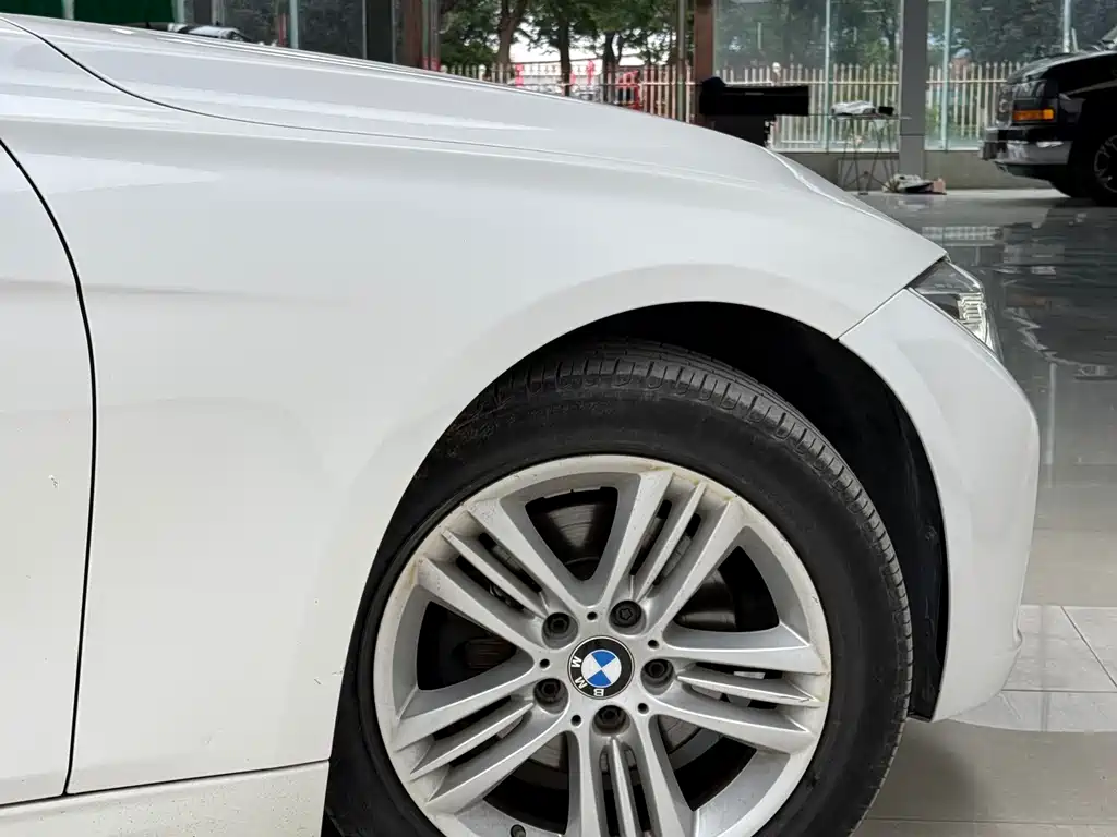 BMW 3 Series 2017 — фото 28