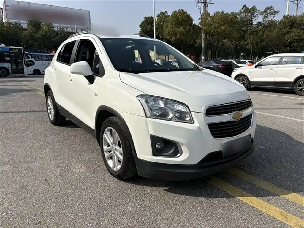 Chevrolet Trax 2015 — фото 1