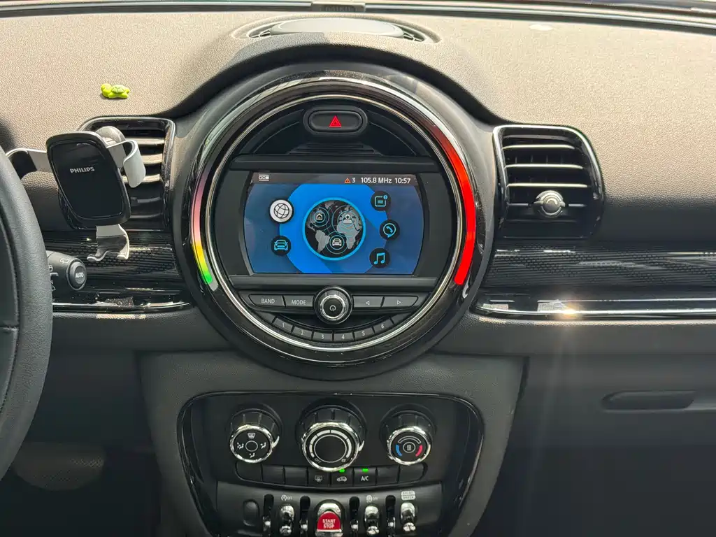 MINI Clubman 2018 — фото 9