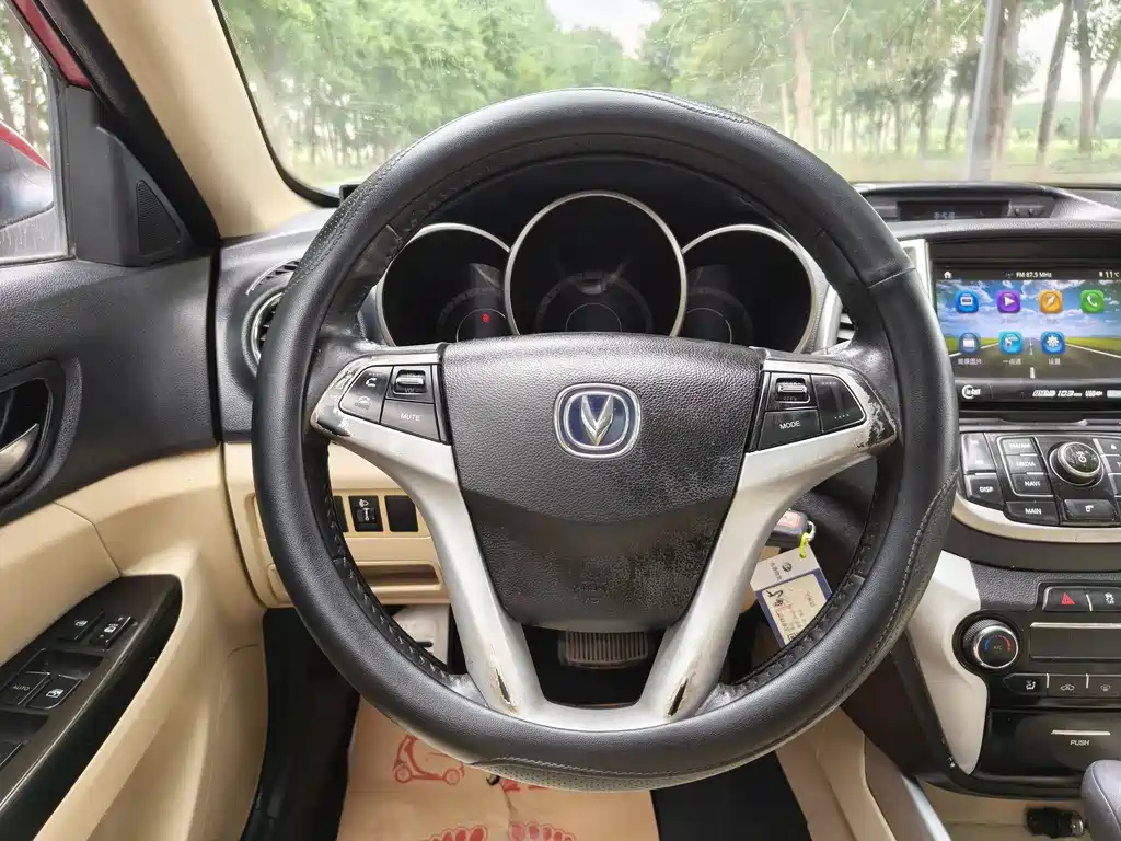 Changan Eado 2016 — фото 14
