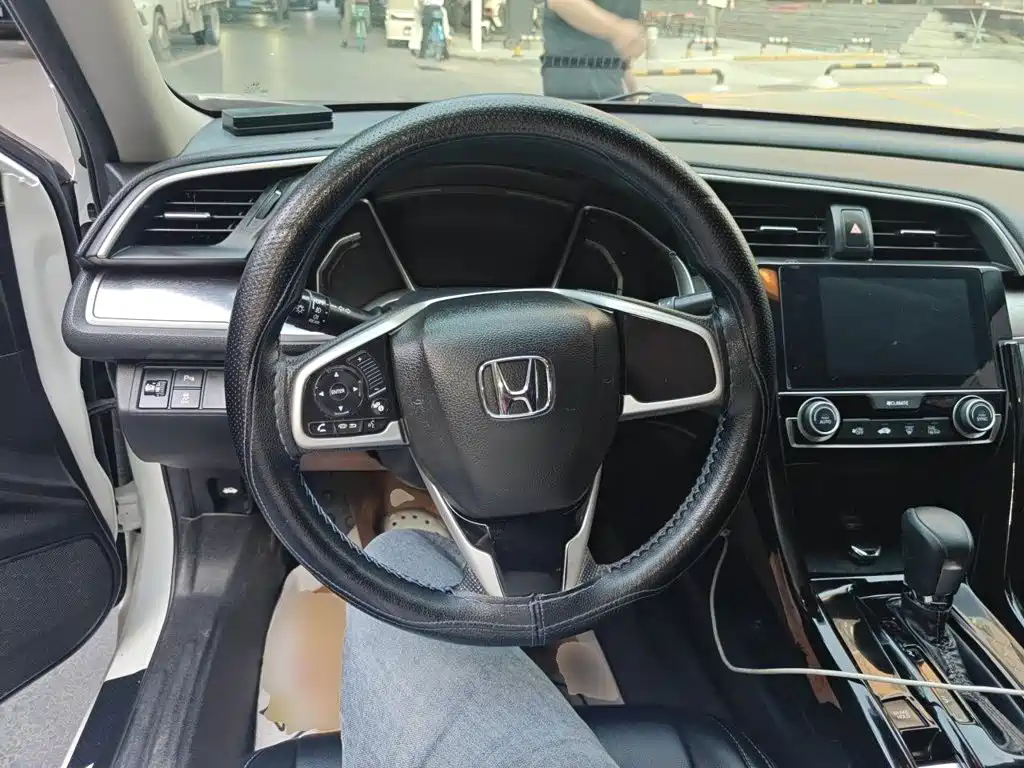 Honda Civic 2019 — фото 11