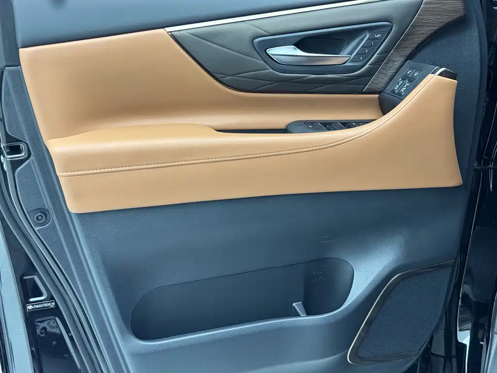 Toyota Vellfire 2025 — фото 5