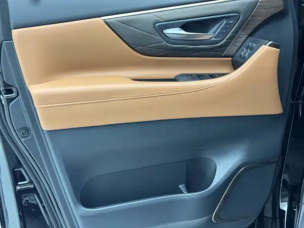 Toyota Vellfire 2025