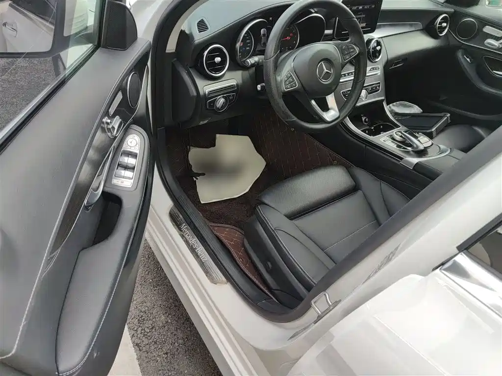 Mercedes-Benz C-Class 2017 — фото 9