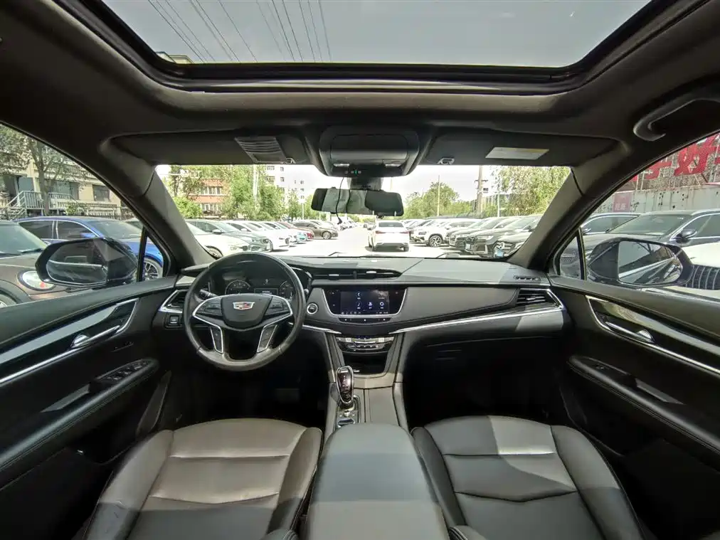 Cadillac XT5 2021 — фото 9