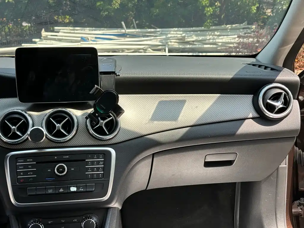 Mercedes-Benz GLA 2017 — фото 16