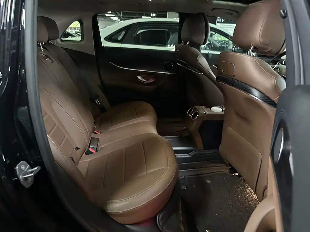 Mercedes-Benz E-Class 2018 — фото 13