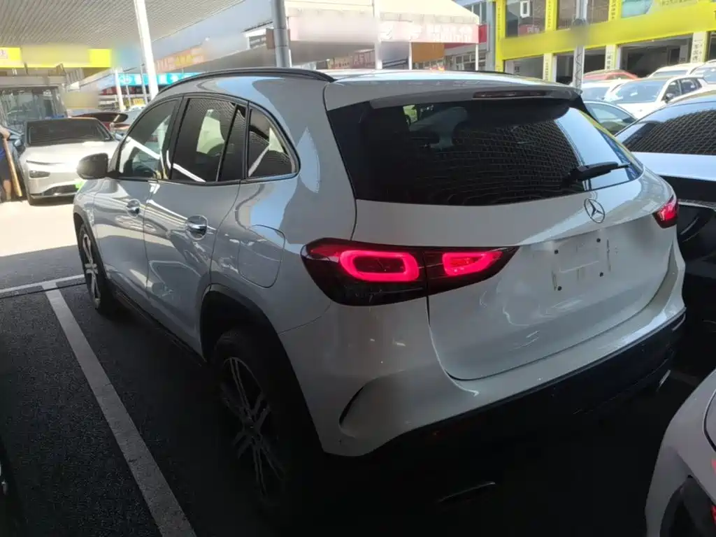 Mercedes-Benz GLA 2021