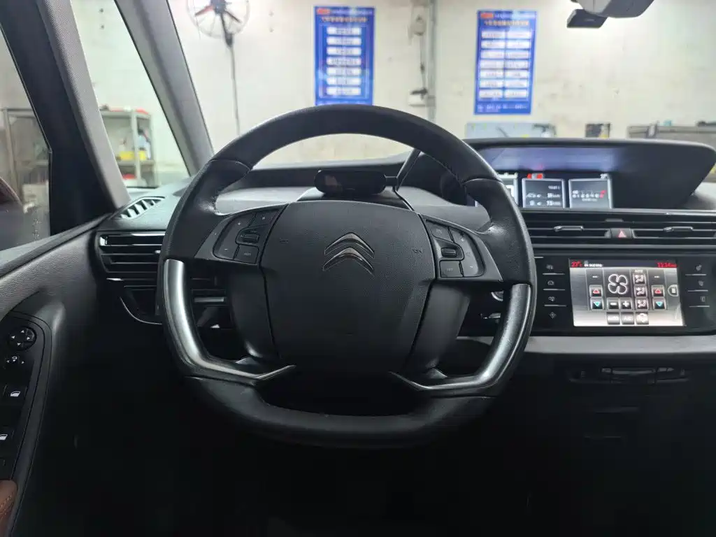 Citroën C4 PICASSO 2018 — фото 15