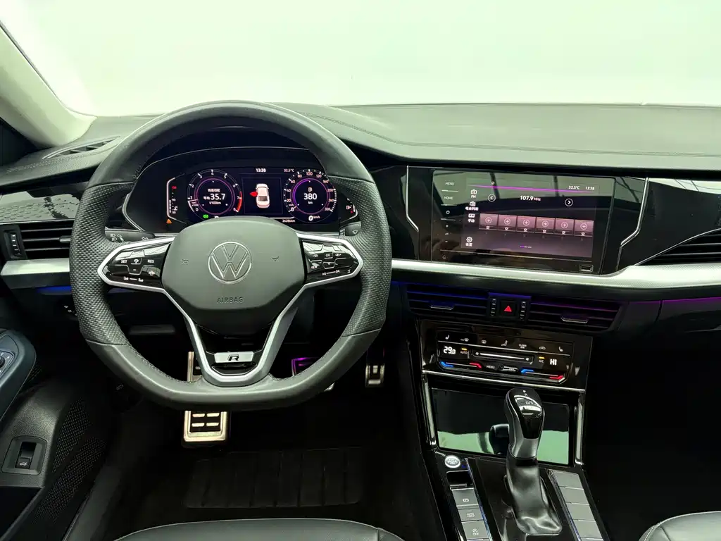 Volkswagen Passat 2023