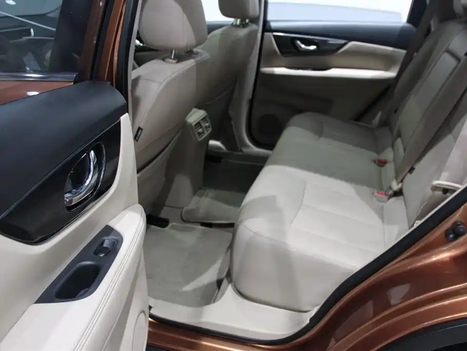 Nissan X-Trail 2015 — фото 11