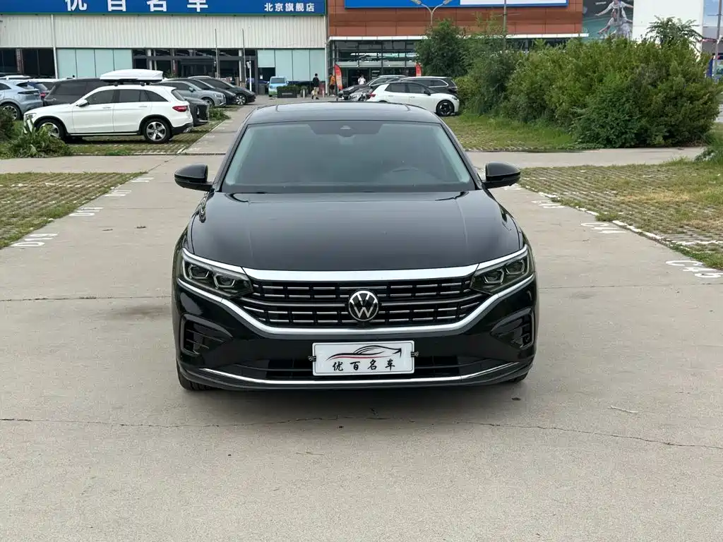 Volkswagen Passat 2024