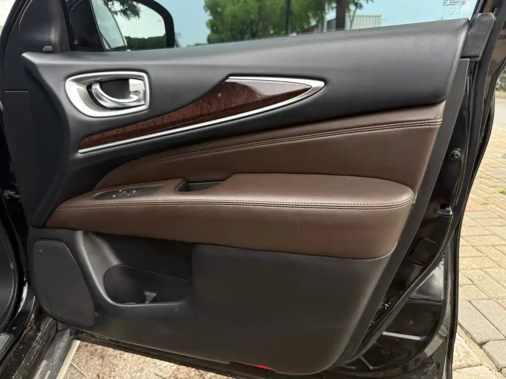 Infiniti JX 2015 — фото 17