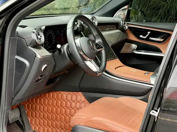 Mercedes-Benz GLC 2023