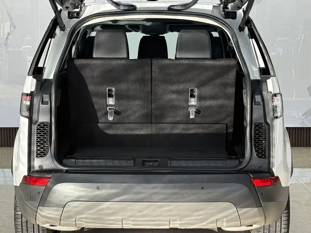 Land Rover Discovery 2018 — фото 19